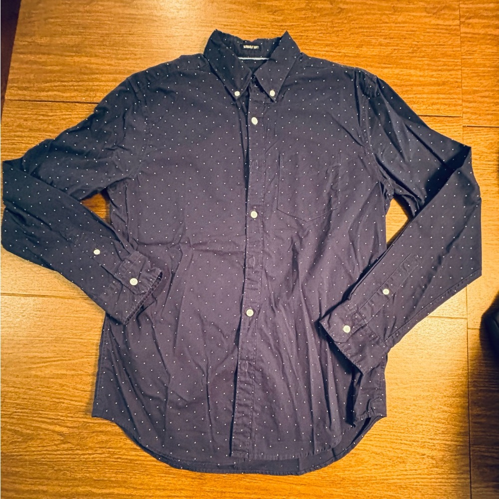 EUC Men’s L/S seriously soft American Eagle navy/white dot print. Medium
